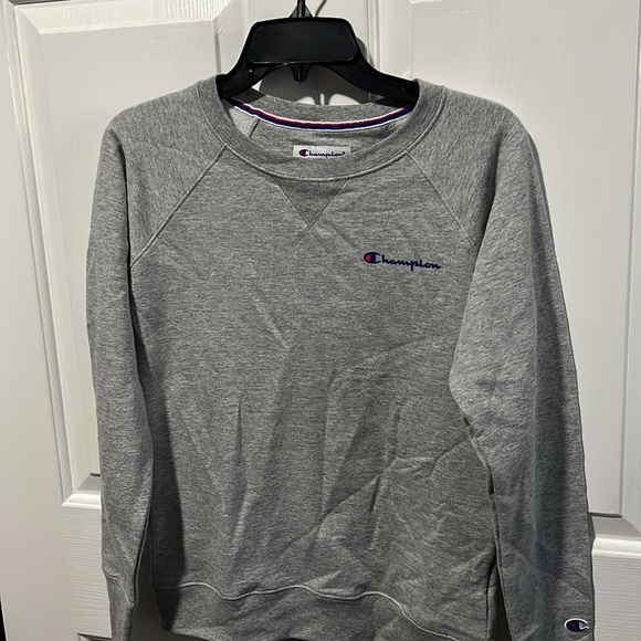 Champion Women's Powerblend Logo Sweatshirt...MSRP $49 - Picture 2 of 3
